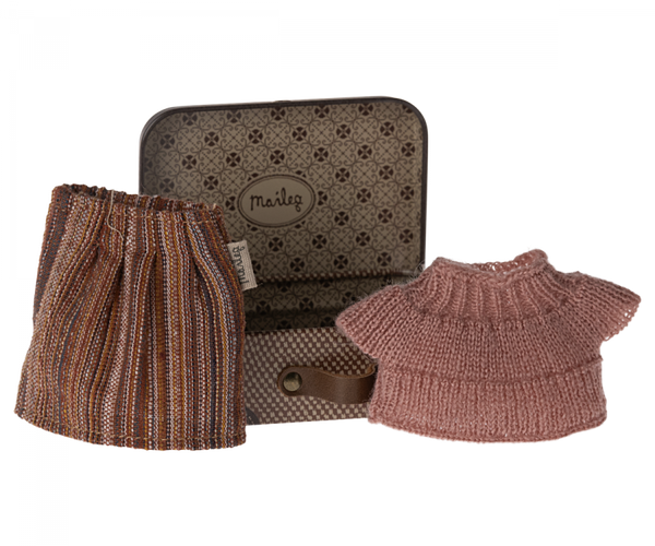 Knitted blouse and skirt in suitcase, Grandma mouse - Linzis
