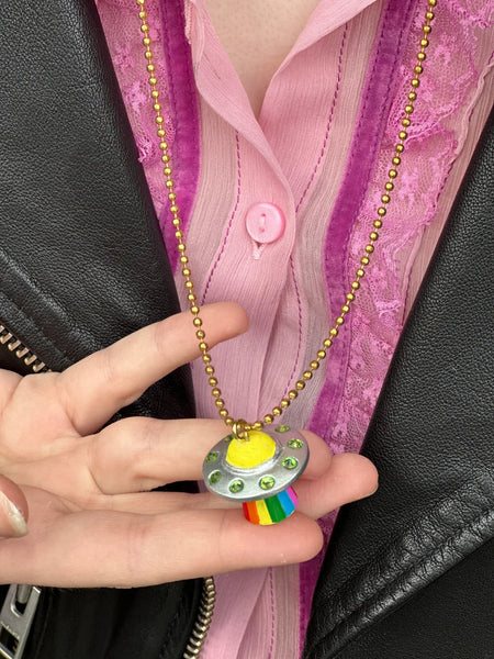 Glow in the Dark Ufo Necklace - Linzis