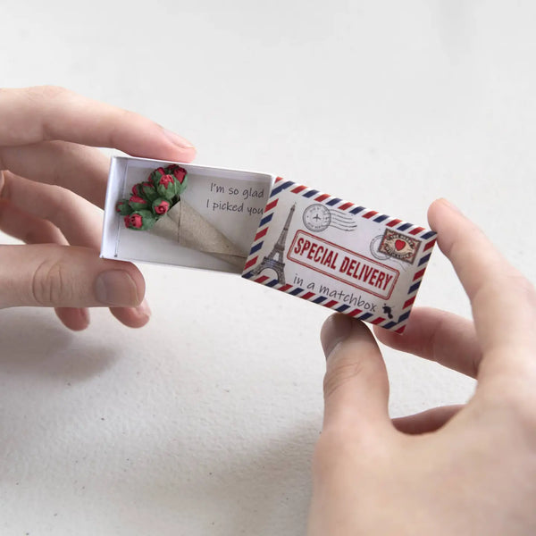 Special Delivery Dozen Roses in A Matchbox - Linzis