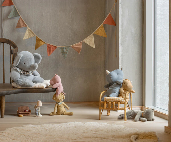 Safari friends, Hippo, Small - Cream yellow