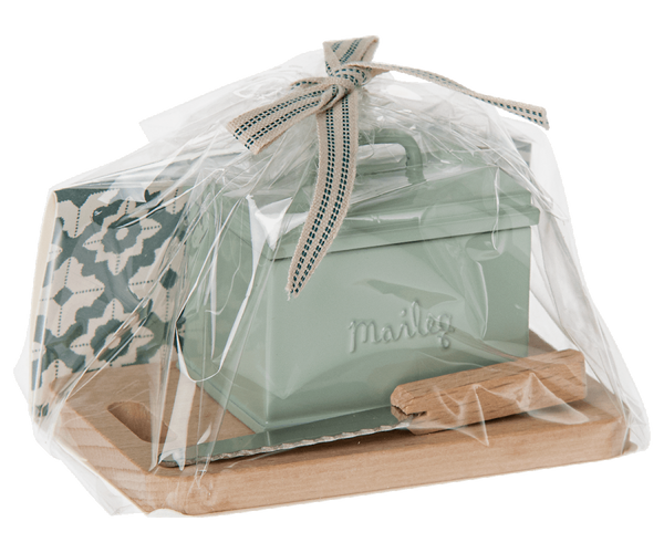 Miniature Bread Box w. Cutting Board and Knife - Linzis